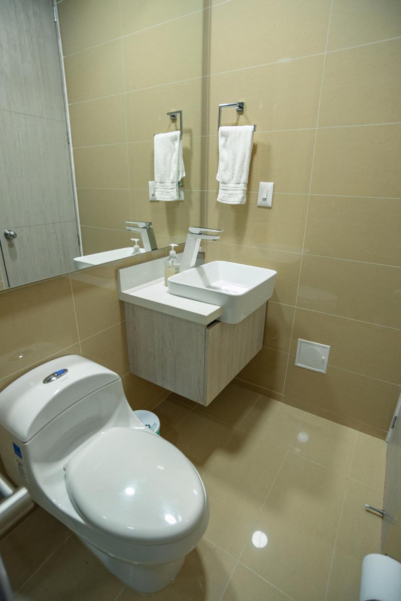 Apartamento Amoblado En Samaria, Primera Línea De Playa! *