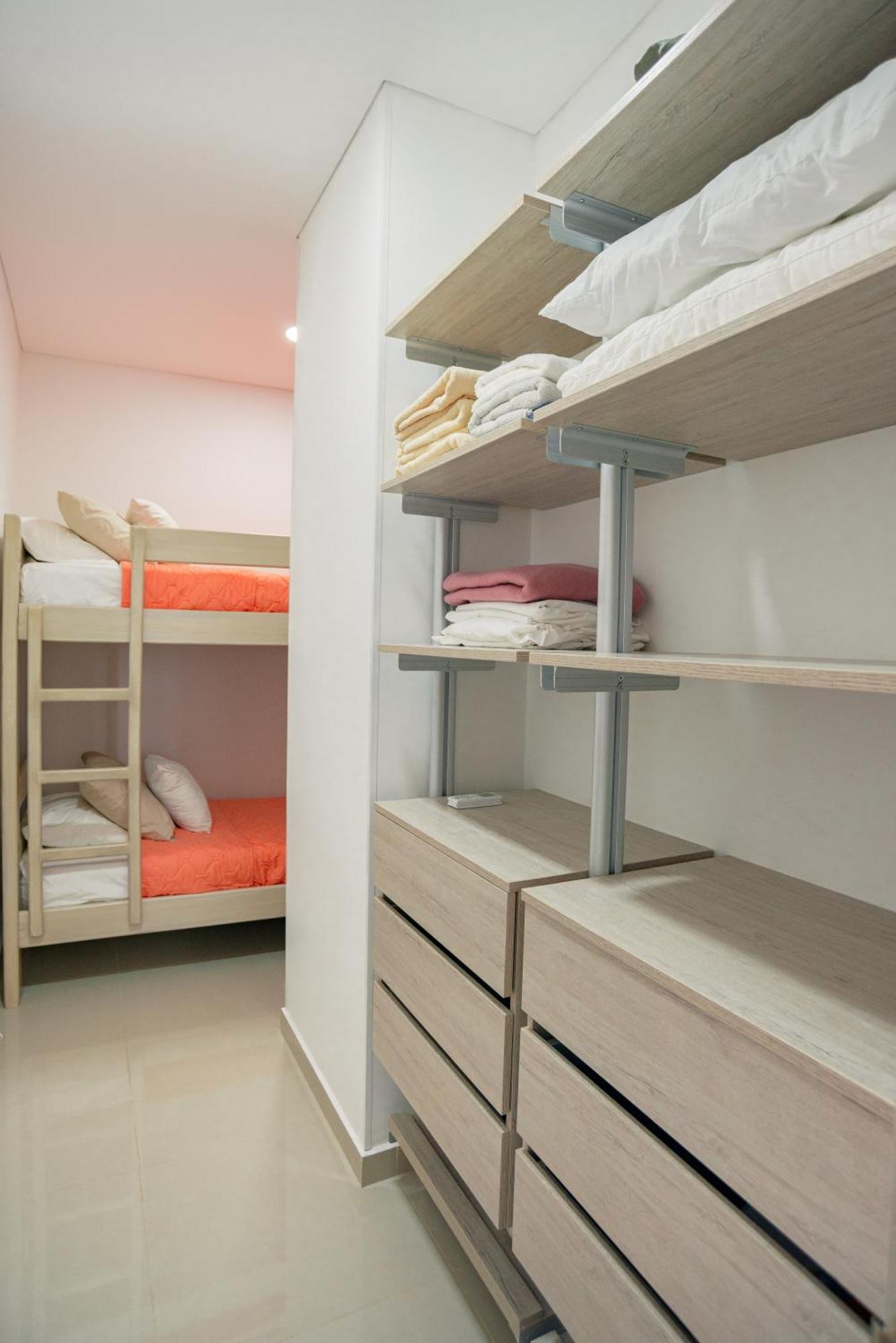 Apartamento Amoblado En Samaria, Primera Línea De Playa! *
